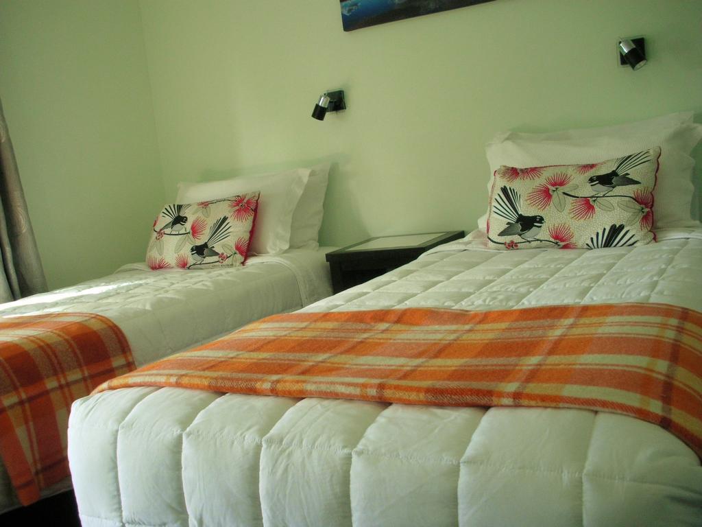 Mahinapua Retreat B&B ホキティカ エクステリア 写真